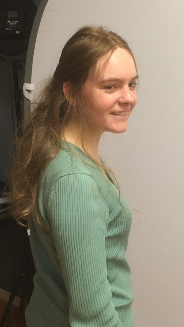 Femke met haar pruik