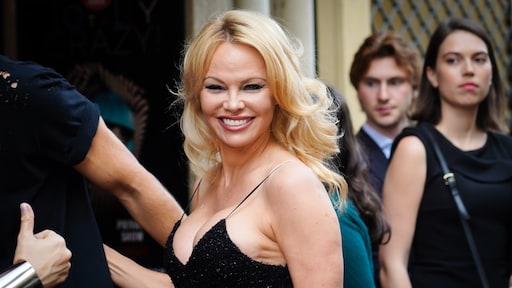 'Flitshuwelijk Pamela Anderson niet officieel'