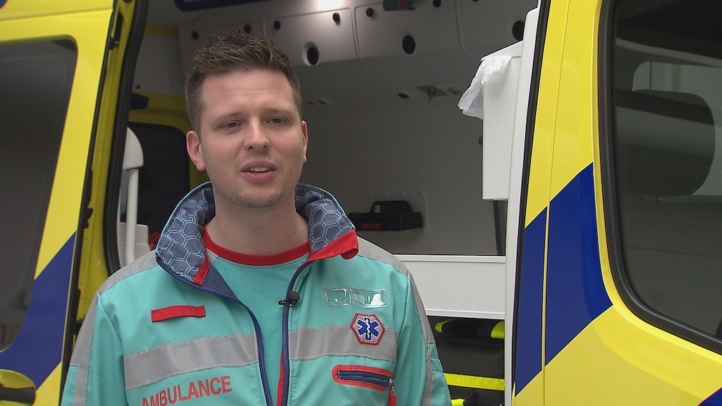 Jack merkt het personeelstekort op de ambulance