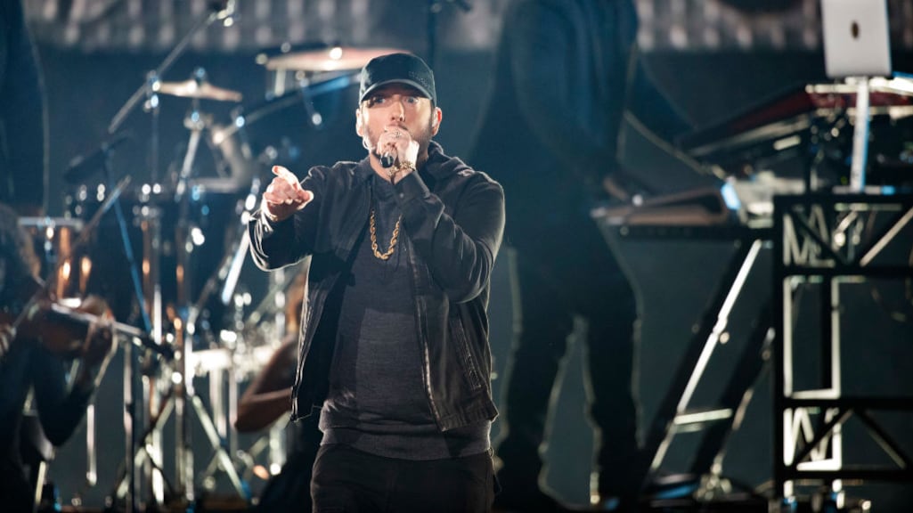 Als een duvel uit een doosje: surprise-act Eminem