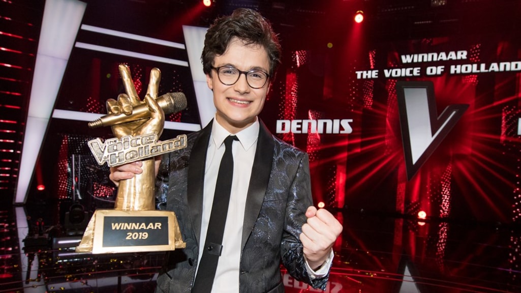 The Voice-winnaar Dennis terug op podium waar carrière begon