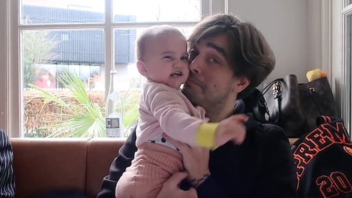 Dochtertje Bibi en Waylon steelt show in Bibi's nieuwe vlog