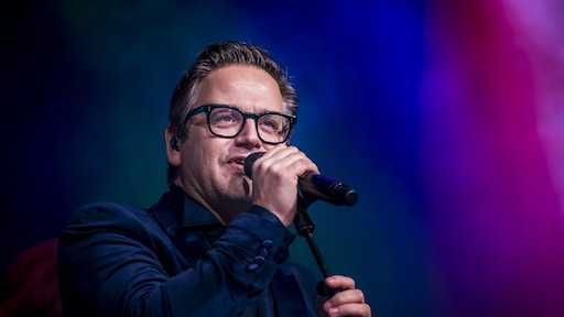 Zoontje Guus Meeuwis valt in voor Kraantje Pappie