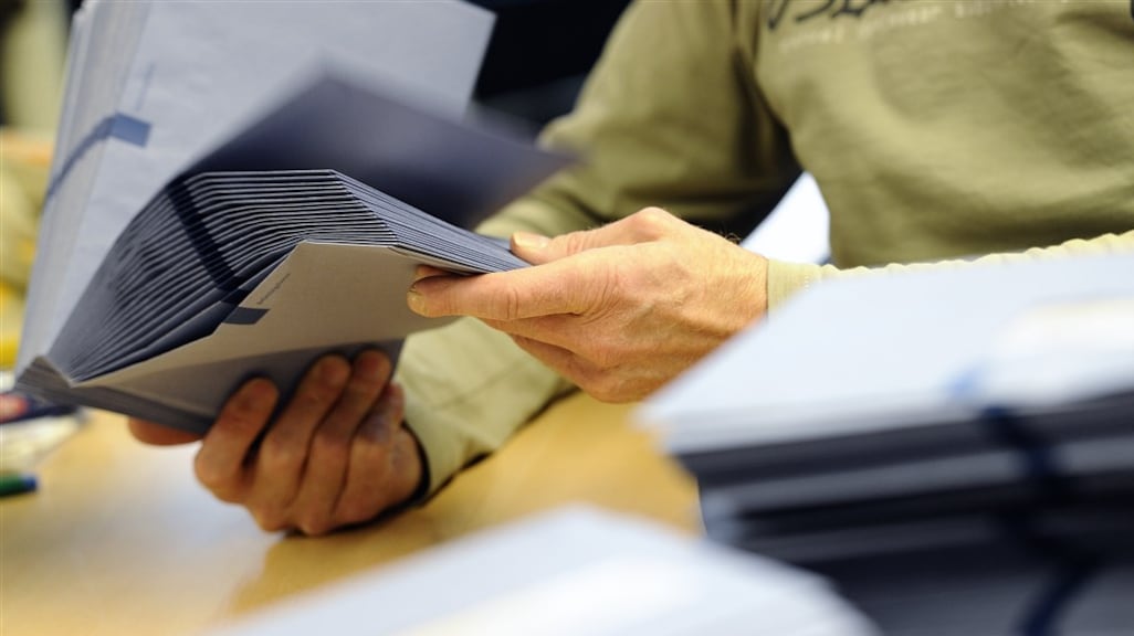 Fiscus stopt zonder waarschuwing voorlopige teruggave van tienduizenden mensen