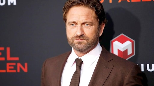 Gerard Butler draagt olympische fakkel voor Sparta
