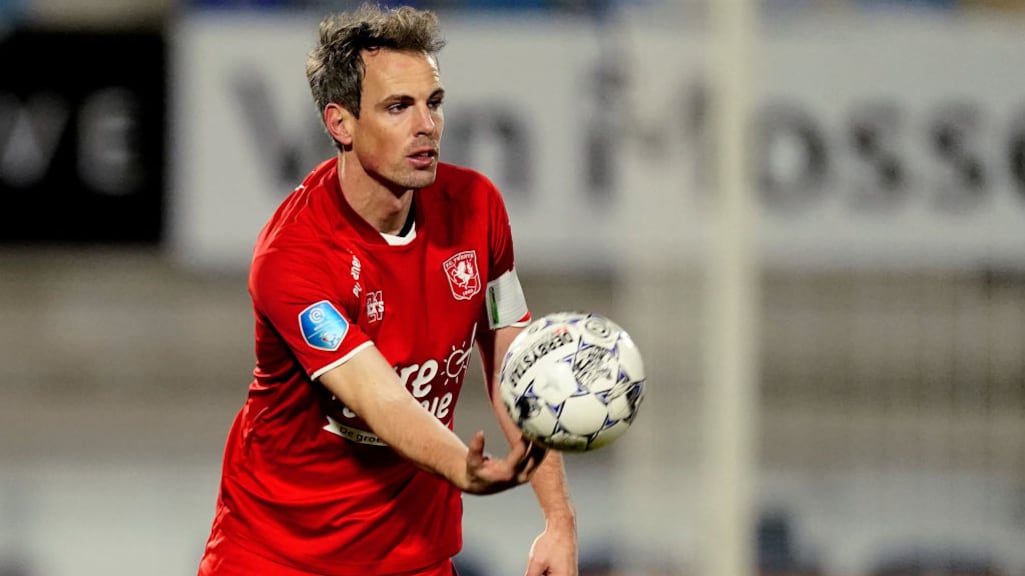 Chaos compleet bij FC Twente: Persona non grata Brama weer terug