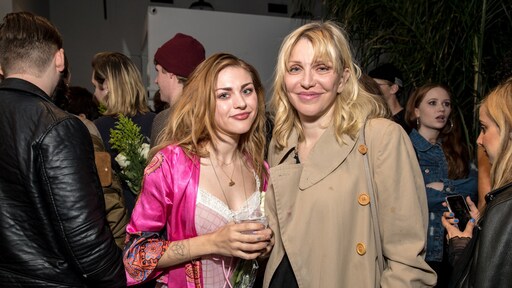 Dochter Kurt Cobain staat stil bij zijn verjaardag