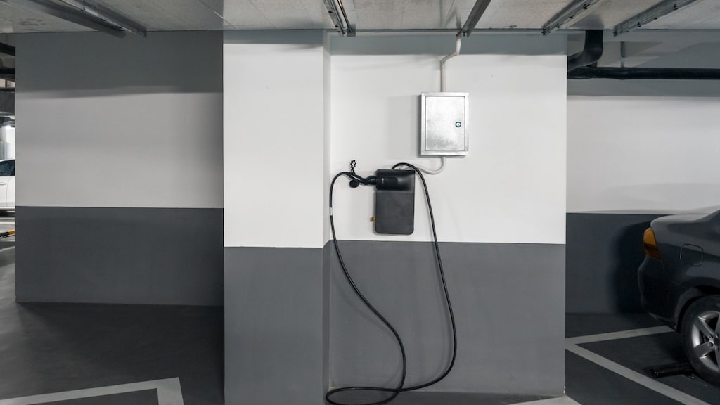 Zorgen over laden elektrische auto in ondergrondse parkeergarage