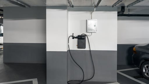 Zorgen over laden elektrische auto in ondergrondse parkeergarage