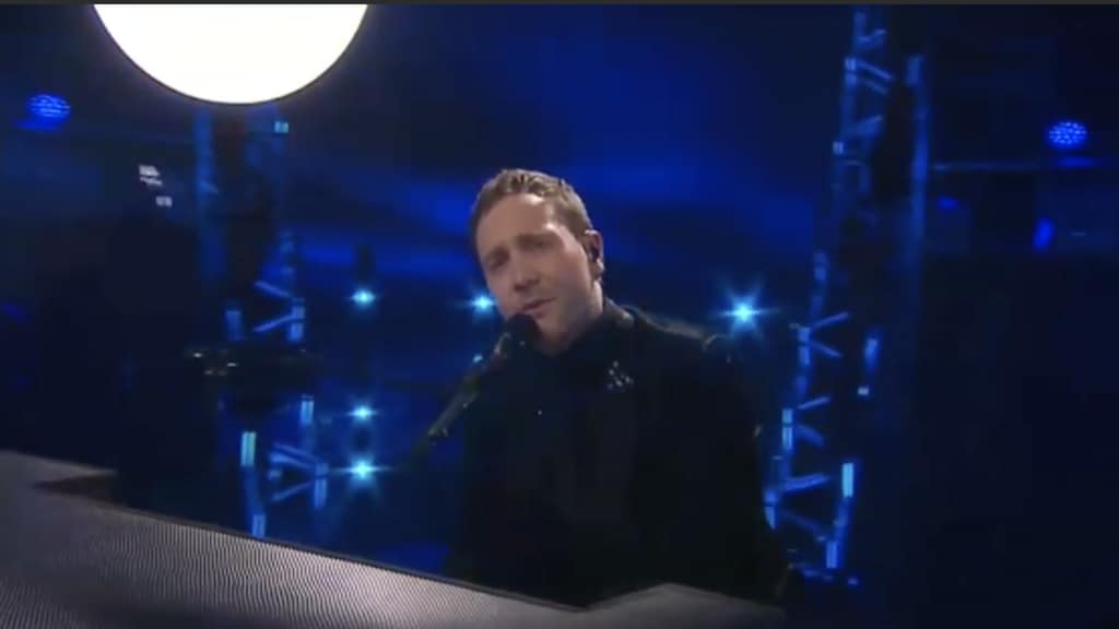 Sloveense komiek gaat viral met bizarre Duncan Laurence-imitatie