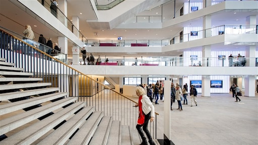 Snot schietende ambtenaar die collega's terroriseerde terecht ontslagen