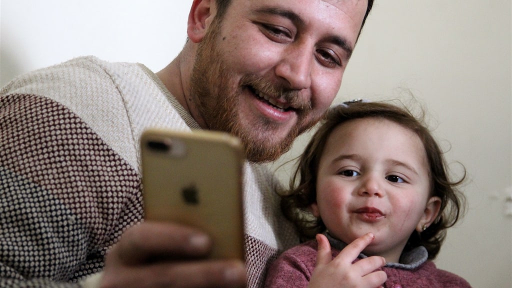 Syrisch meisje dat bombardementen weglachte, mag in Turkije wonen