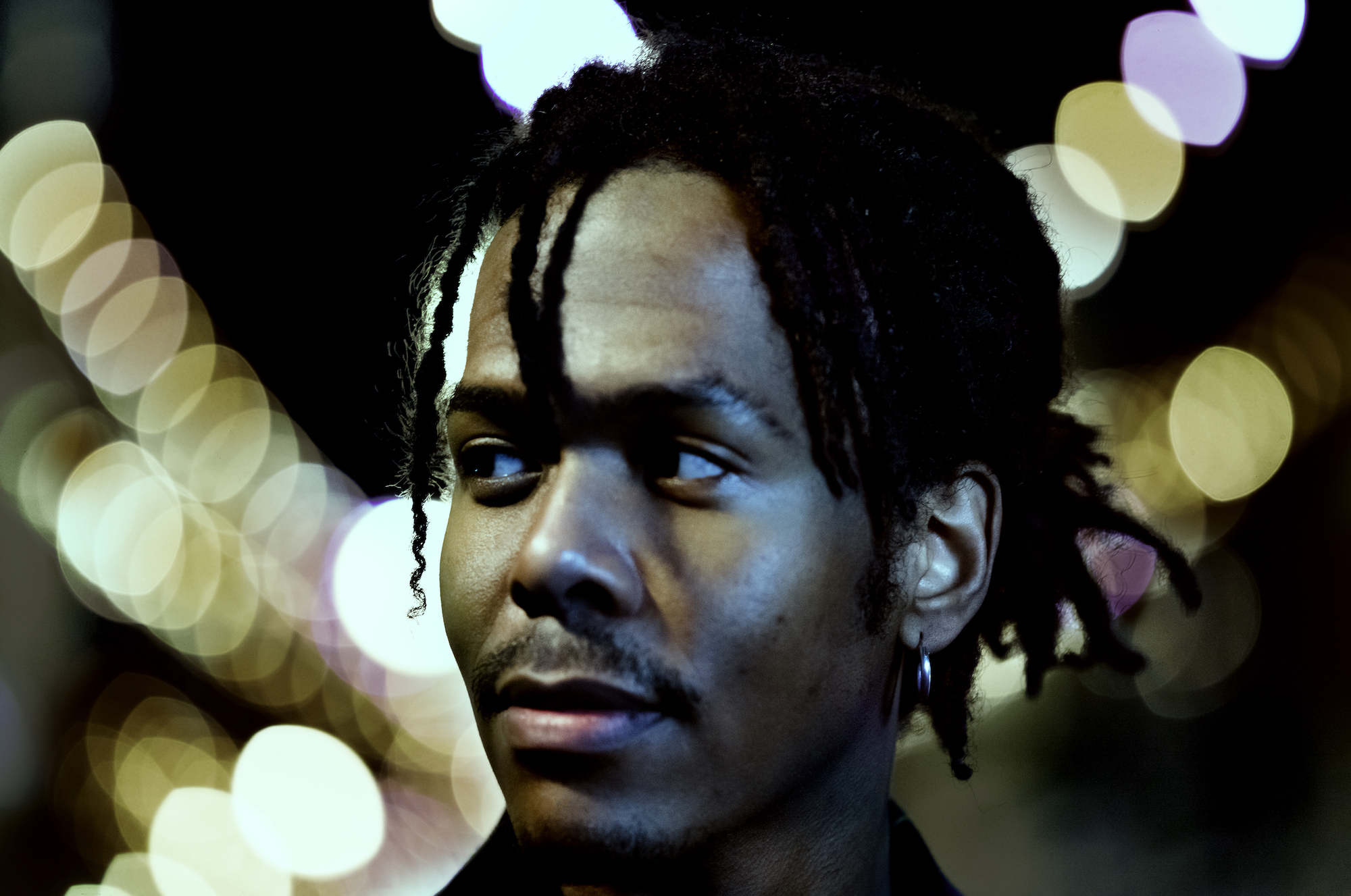 Nu dan toch echt: clip songfestival Jeangu Macrooy is hier