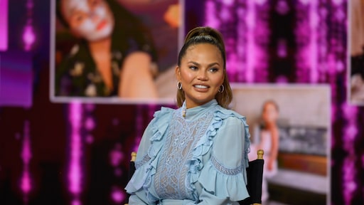Chrissy Teigen durft borstimplantaten niet te laten verwijderen
