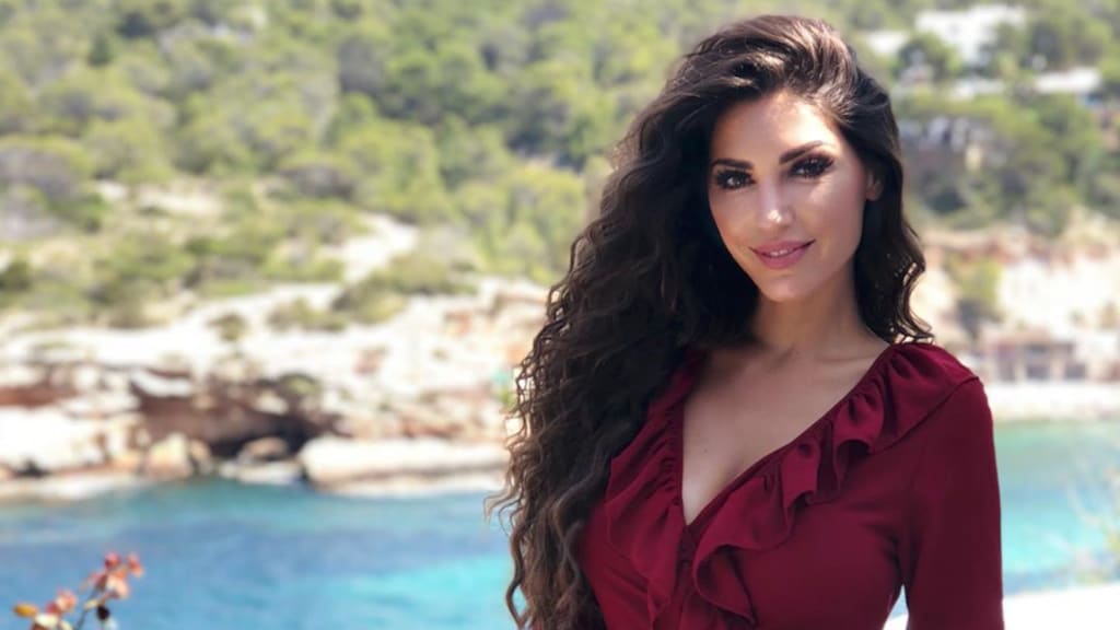 Yolanthe Cabau laat zich van meest sexy kant zien