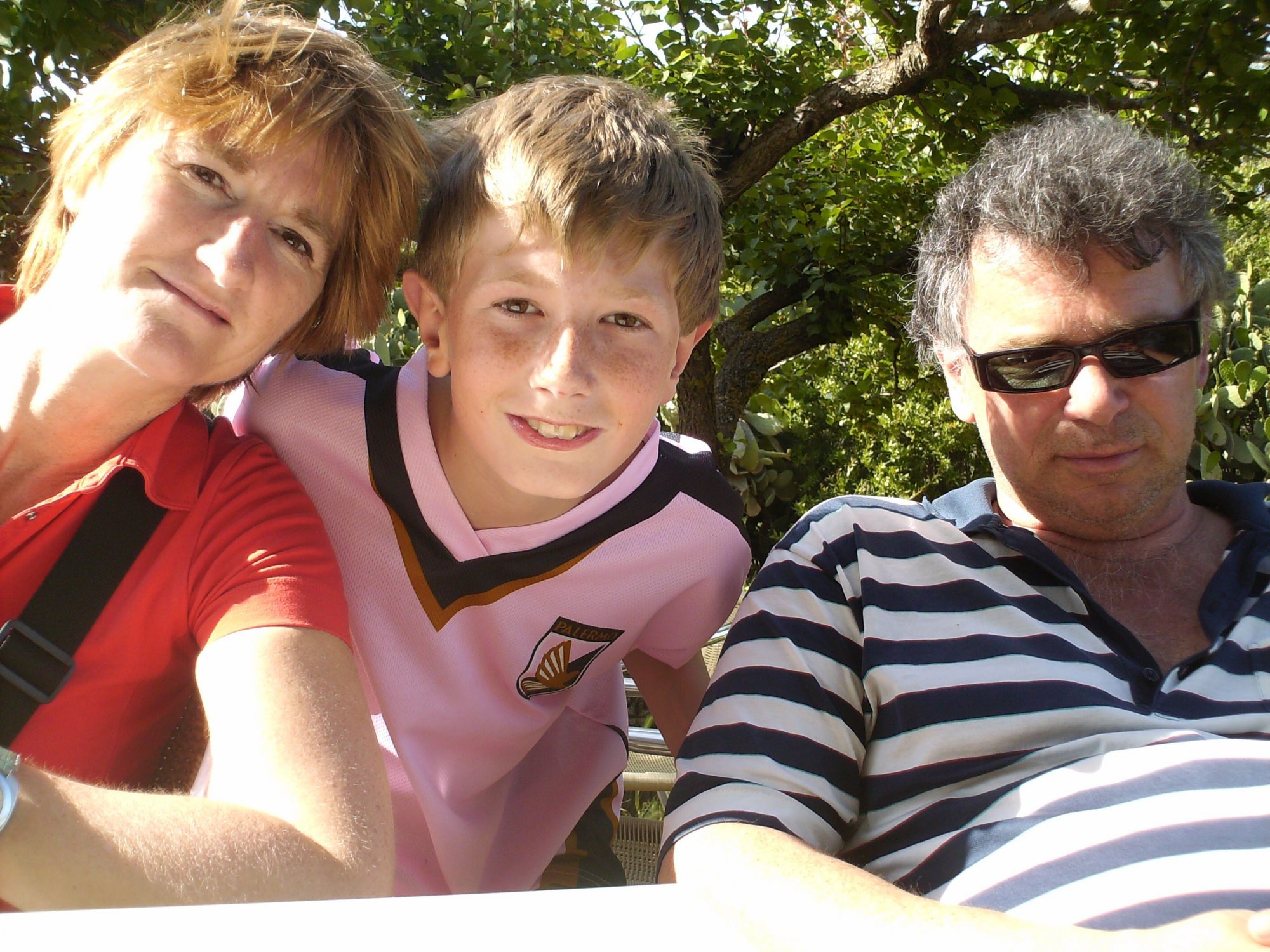 Tina, Erik en hun zoon Zeger in 2008. 