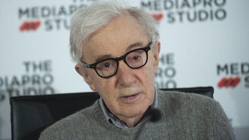 Werknemers uitgeverij lopen weg vanwege memoires Woody Allen