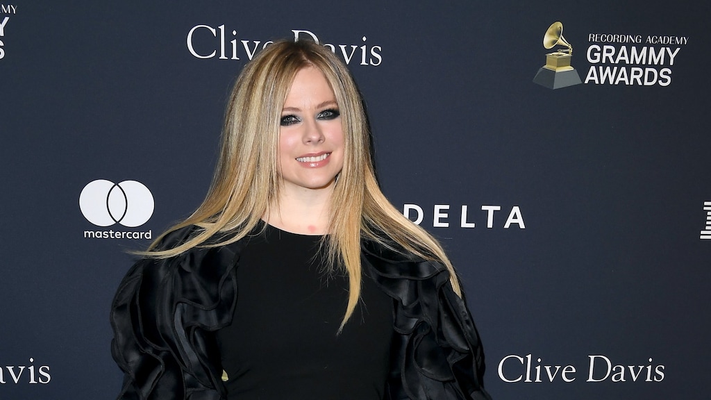 Avril Lavigne genoodzaakt nog meer shows te schrappen