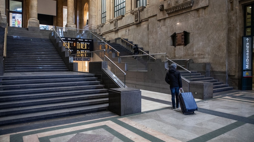 Noord-Italië in lockdown, maar handhaven wordt moeilijk: 'De paniek hier is groot'