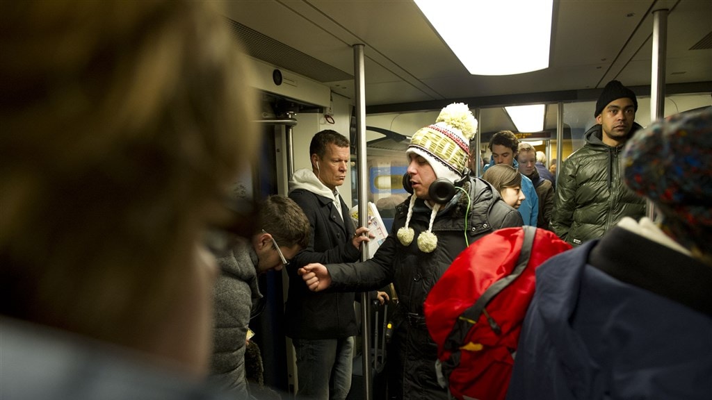 "Als het kan, houd dat minimaal een stoel afstand van een hoester."