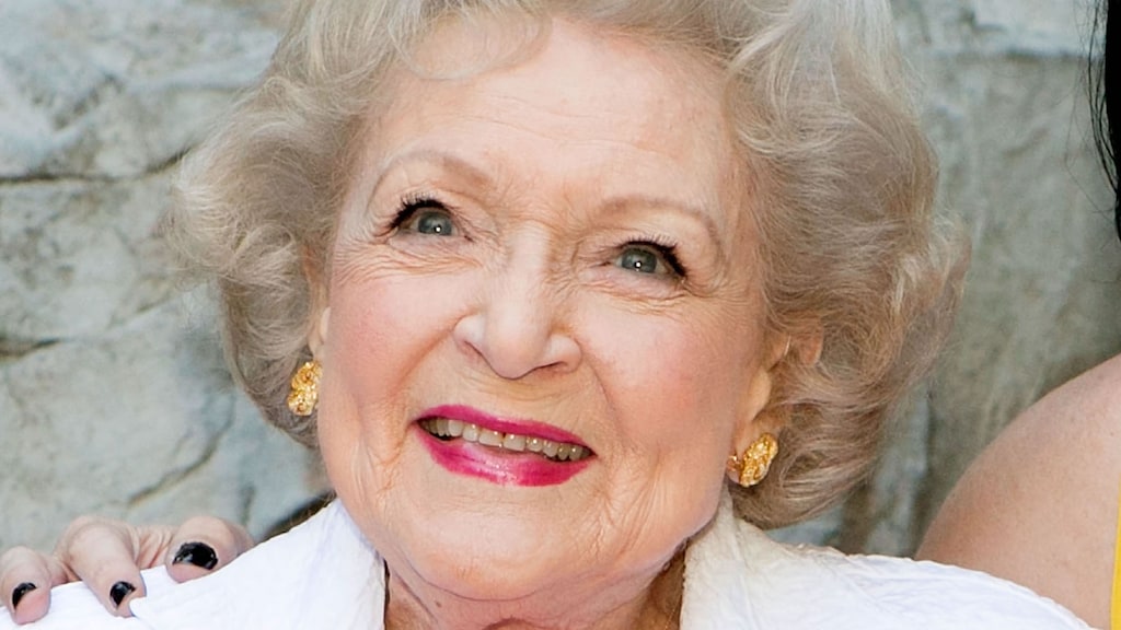 Betty White stelt bezorgde fans gerust: 'Het gaat goed'