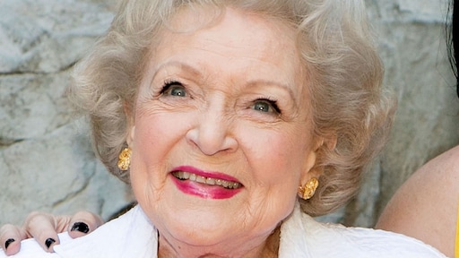 Betty White stelt bezorgde fans gerust: 'Het gaat goed'