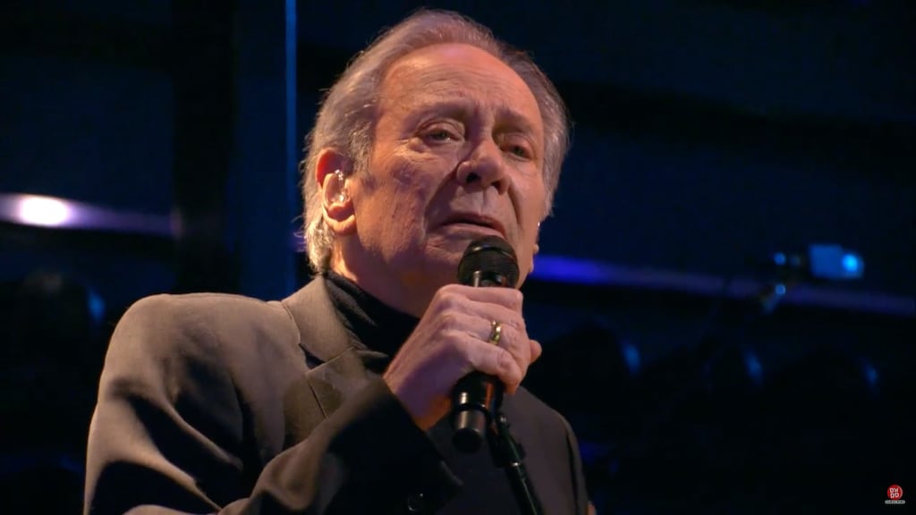 Kijkers onder de indruk van optreden Rob de Nijs in DWDD