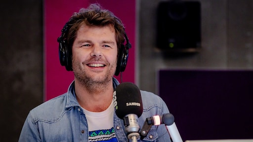 Sander Lantinga deelt zoete foto van eerste stappen dochter