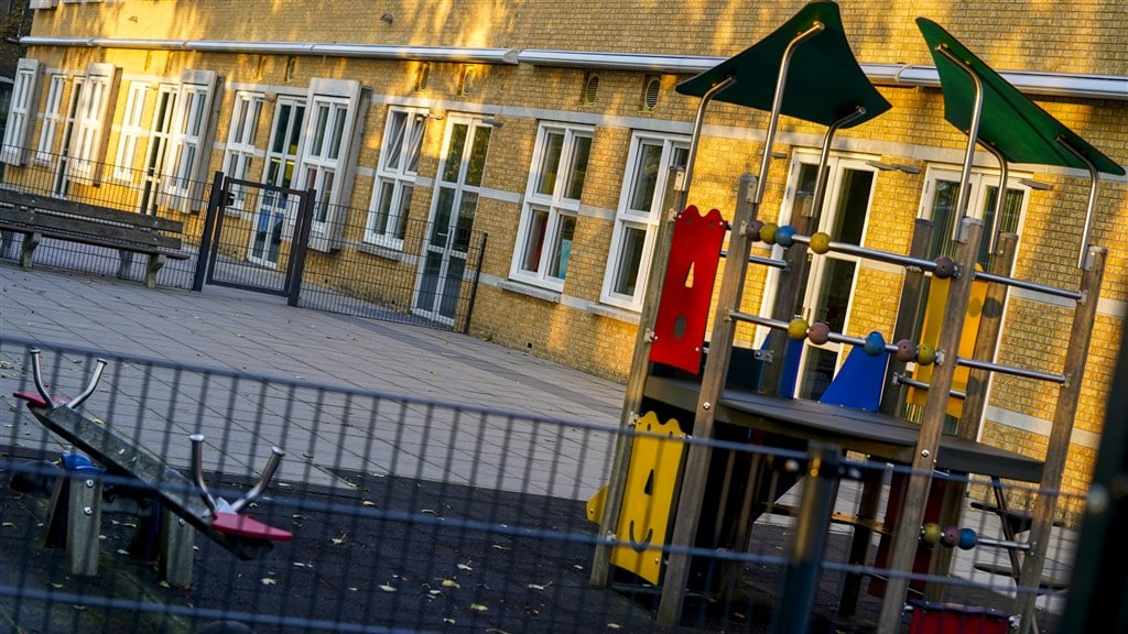 'Drie weken niet naar school betekent niet drie weken vakantie'