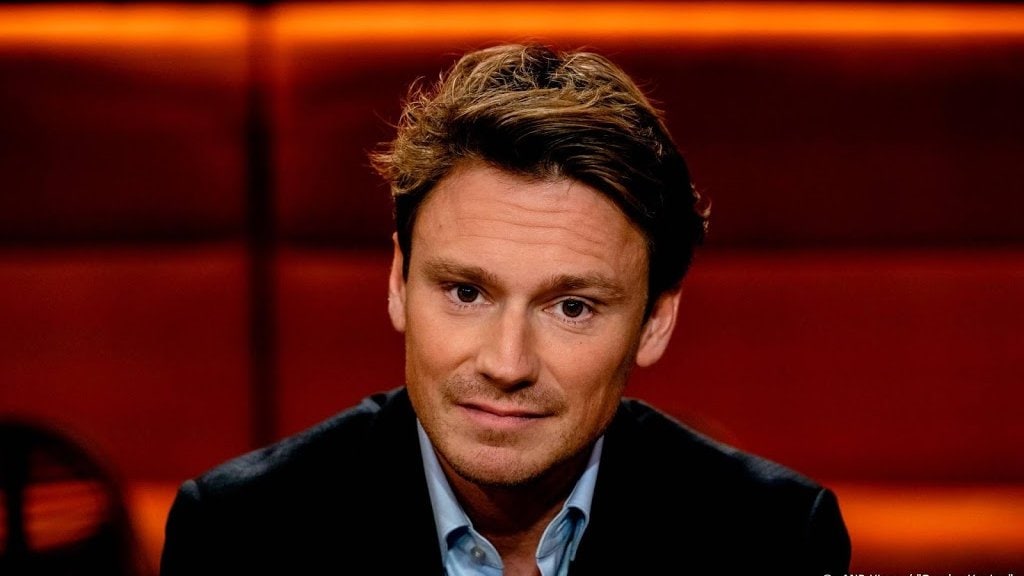 NPO zendt talkshow Op1 ook op zondagavond uit