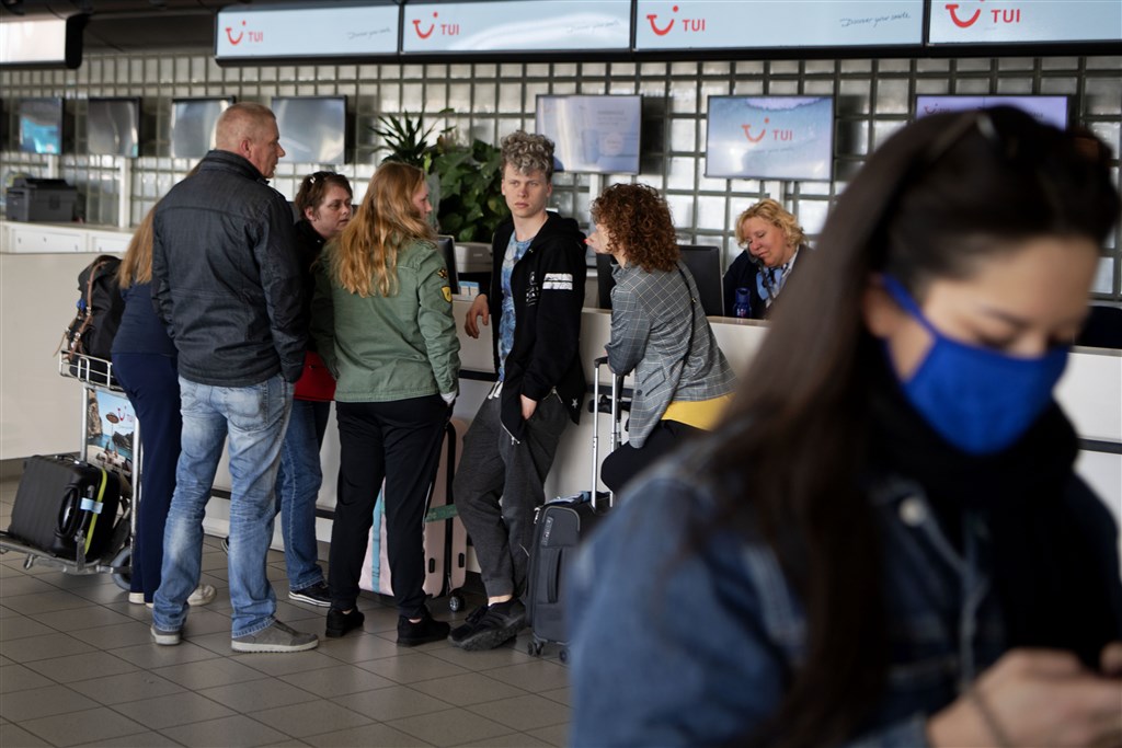 Coronavirus: voor het eerst in 7 jaar minder vliegtuigpassagiers