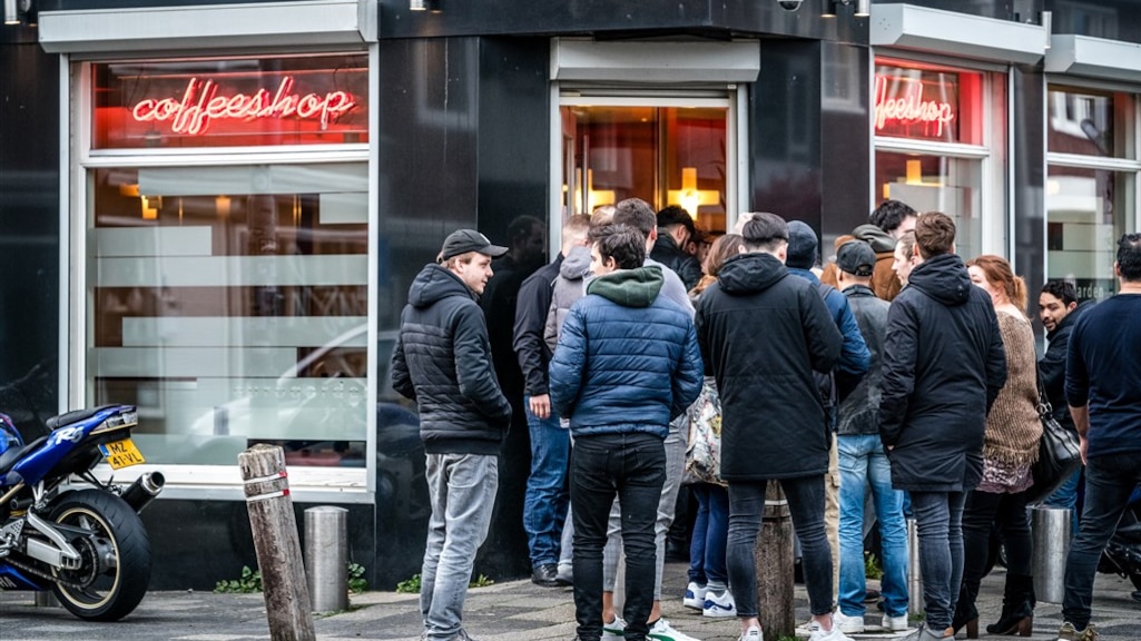 Kabinet staat coffeeshops toe om toch joints te verkopen bij afhaalloket
