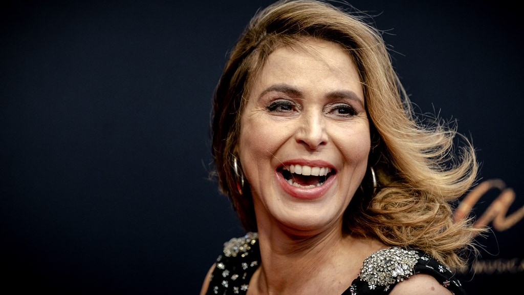 Zien: Heleen van Royen eert Adele met dezelfde covershoot