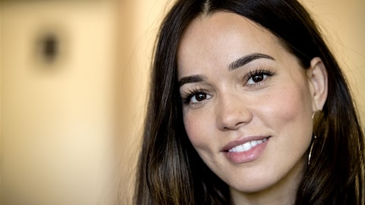 Bibi Breijman door het stof na misbruik maken van mondkapje