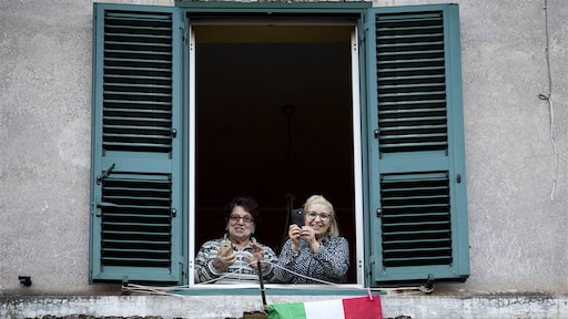 Nee, in Italië (of Nederland) is geen dodelijker coronavirus actief