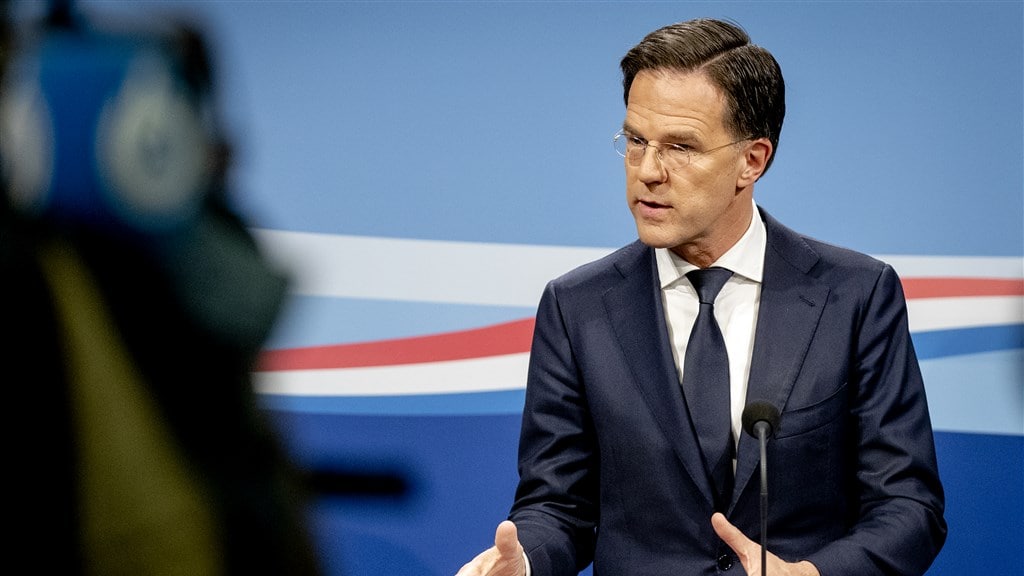 Rutte over afstand houden: 'Hou je eraan, spreek elkaar er ook op aan'