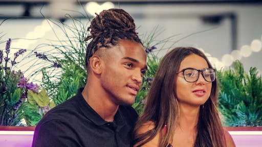 Hackers nemen Love Island-Sebastiana te grazen