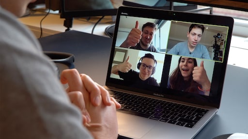 Privacyzorgen om wildgroei aan videobel-apps door corona
