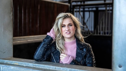 Britt Dekker stapt in voetsporen Gordon