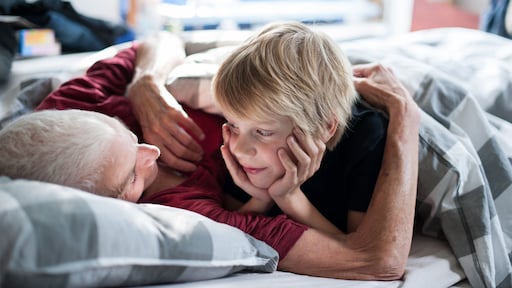 Niet ziek, maar wel thuis vanwege gezin: wie gaat dat betalen?