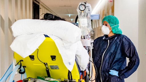 De wereld snakt naar beademingsmachines, maar waar zijn de onderdelen?