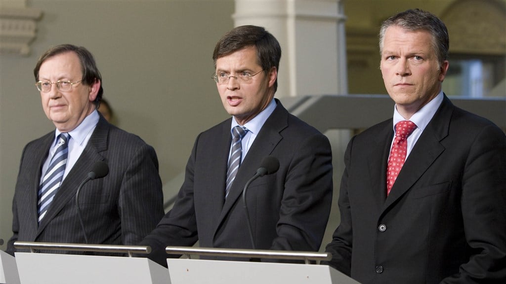 Nout Wellink, Jan Peter Balkenende en Wouter Bos maken in 2009 bekend dat Fortis Nederland genationaliseerd is.