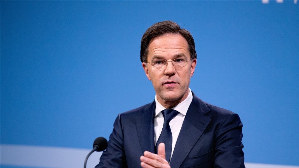 Rutte blijft achter verplichte quarantaine staan, want 'het gaat niet goed'