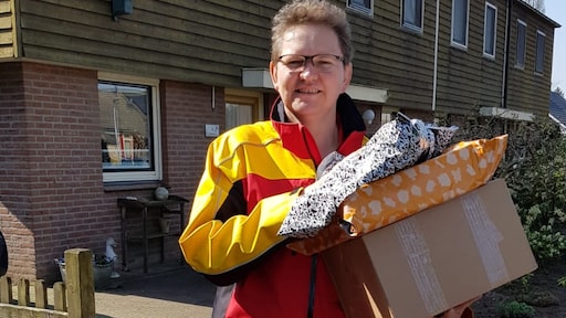 'Drukker dan met kerst', zegt pakketjesbezorger Alieke