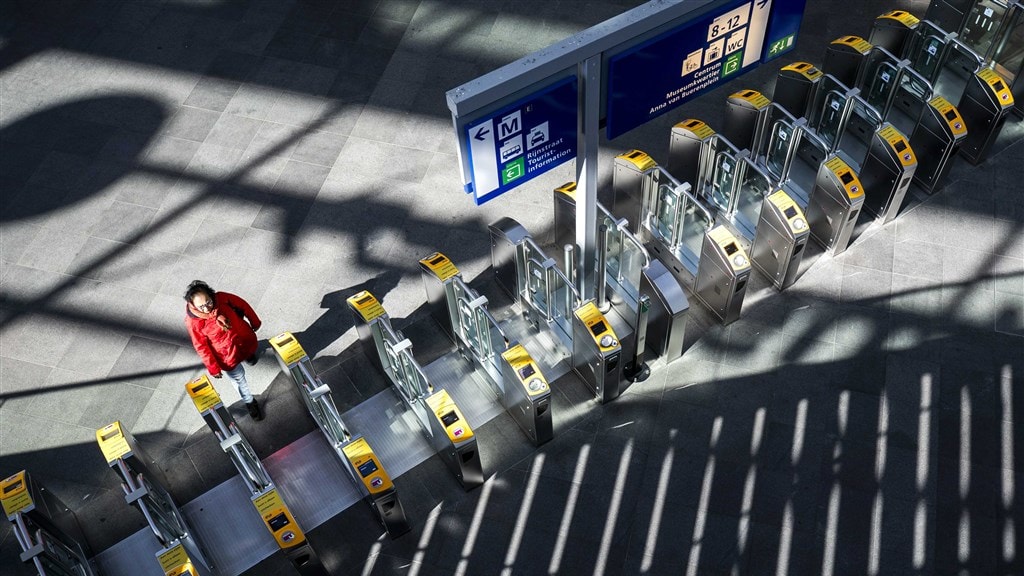 Openbaar vervoer uitgestorven, nog maar fractie van normale aantal reizigers