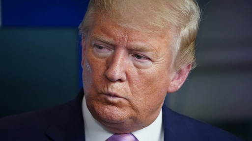 Olieprijs spuit omhoog na tweet Trump over Rusland en Saoedi-Arabië