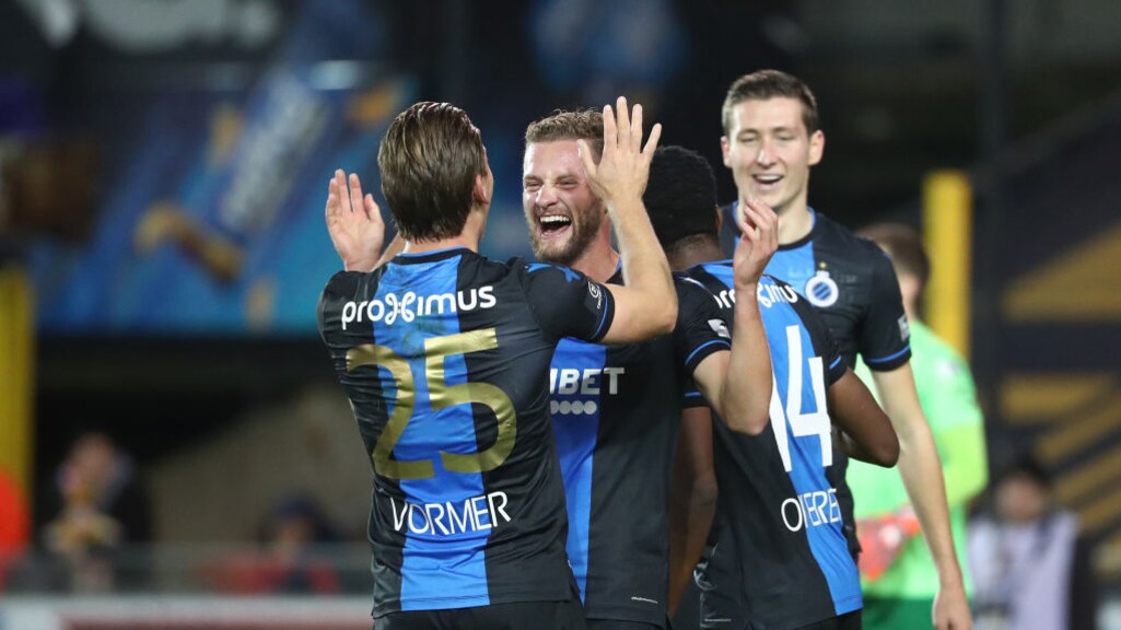 'België hakt knoop door: einde competitie, Club Brugge kampioen'