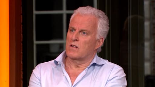 Peter R. de Vries neemt het op voor Memphis Depay