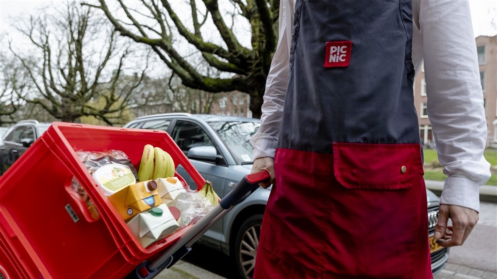 Nederland doet massaal online boodschappen: 700 man erbij voor Picnic