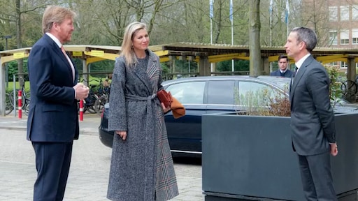 Koning Willem-Alexander en koningin Máxima bezoeken het RIVM